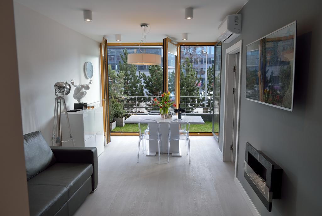 Garden Apartment Cracow- Shopping Mall 1Min, Underground Parking, Family Friendly, City Center Krasków Dış mekan fotoğraf
