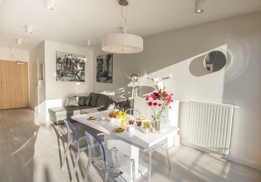 Garden Apartment Cracow- Shopping Mall 1Min, Underground Parking, Family Friendly, City Center Krasków Dış mekan fotoğraf